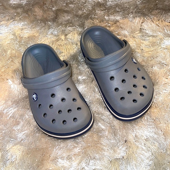 size 3 crocs shoes